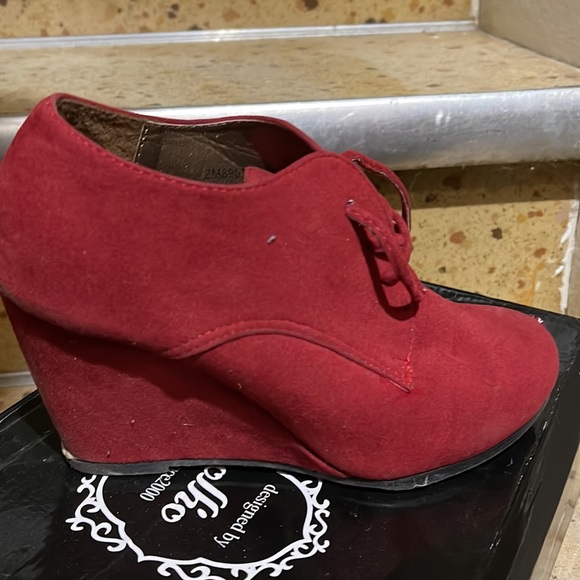 Red wedge shoe - Picture 2 of 4